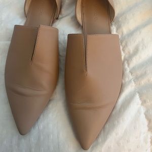Vince barely used 7.5 beige flats, perfect for fall